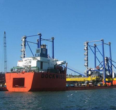 В Ильичевском порту затонул танкер 