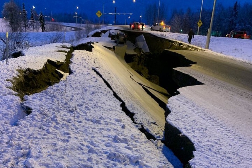 После землетрясения на Аляске объявили режим ЧС 