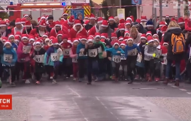 В Германии сняли на видео забег Санта-Клаусов