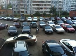 В Украине запретили обустраивать парковки внутри жилых кварталов с площадью меньше 3 га