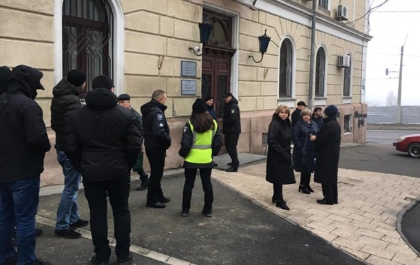 В Одессе сторонники экс-ректора захватили медуниверситет - МОЗ