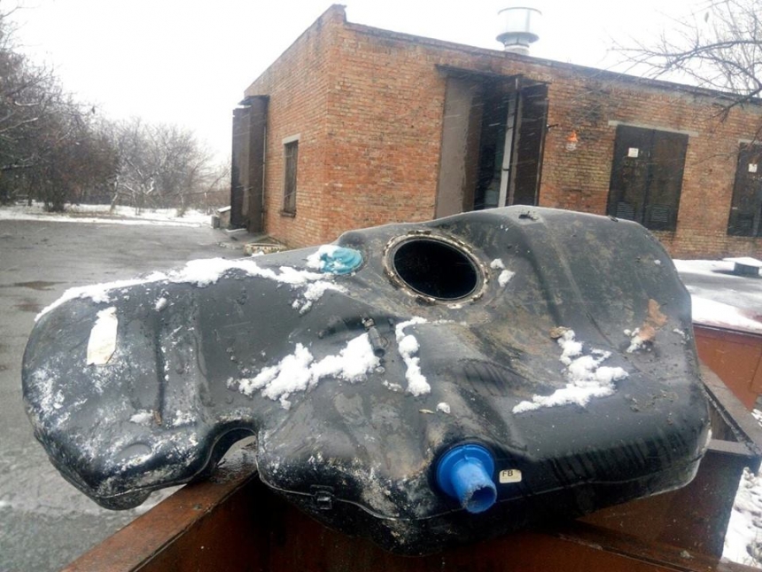 В николаевской канализации нашли топливный бак - его выловили на ...