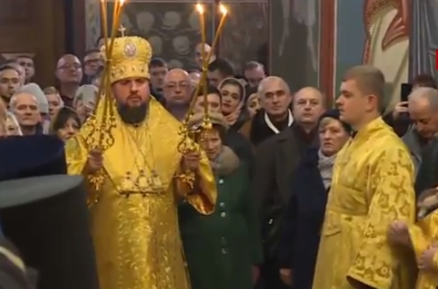 Началась первая литургия главы Украинской поместной церкви Эпифания: прямая трансляция