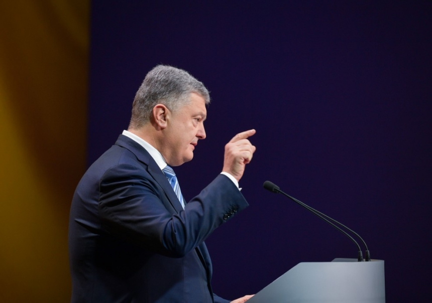 "Несу ответственность за оборону государства и действую в его интересах", - Президент Украины