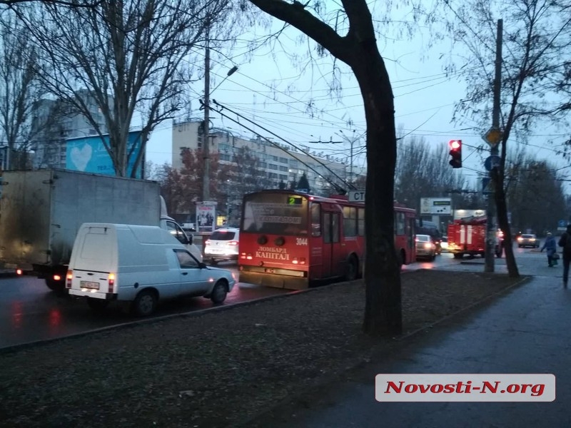 В центре Николаева образовалась пробка из-за учений в Соборе