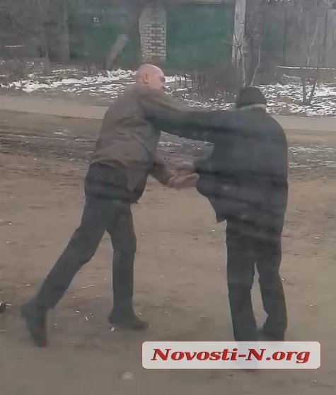 У Савченко разобрались с маршрутчиком, избившим пожилого мужчину - его уволят