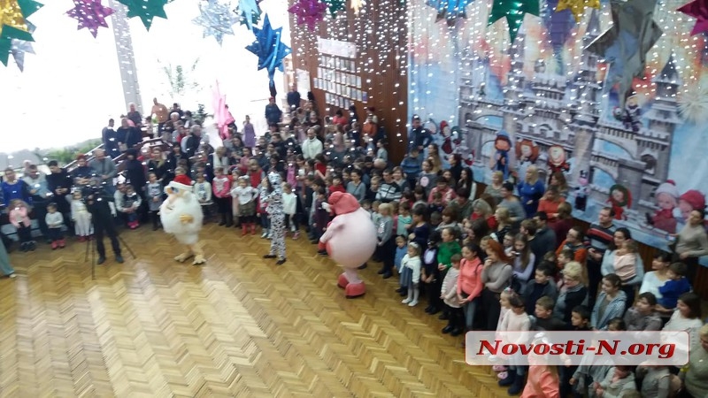 Депутат Фроленко подарил детям Николаевщины зимнюю сказку