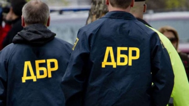 В Кременчуге четверо полицейских ограбили прохожего