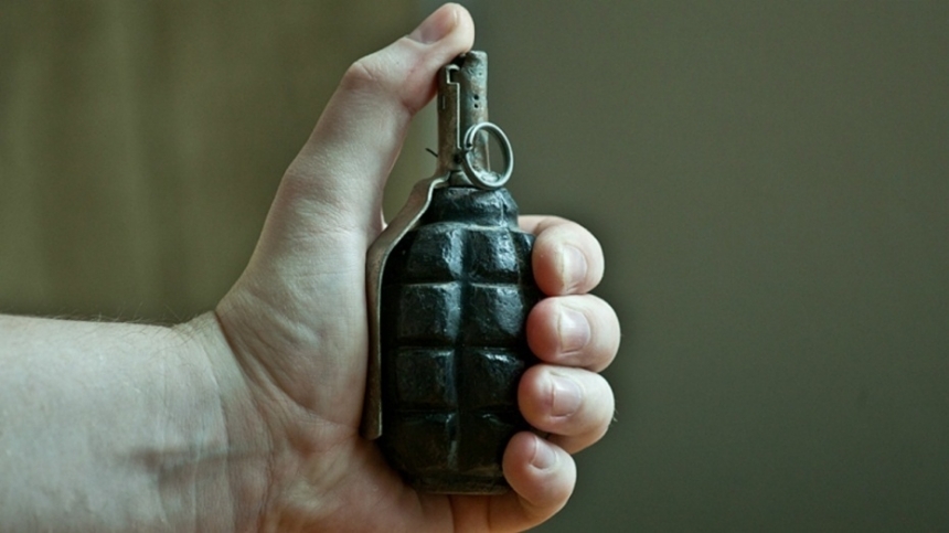 Житель Закарпатья вызвал полицию, чтобы его отговорили взрывать себя гранатой 