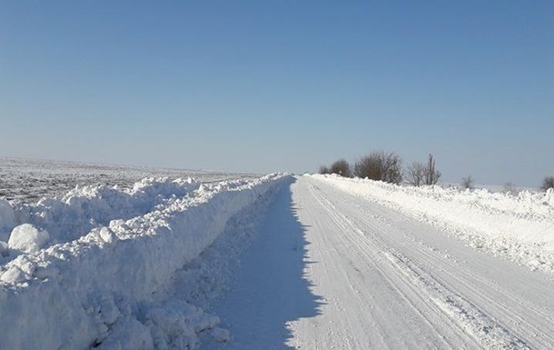 Спасатели предупредили о серьёзном уровне опасности в Украине из-за снегопадов 10 и 11 января