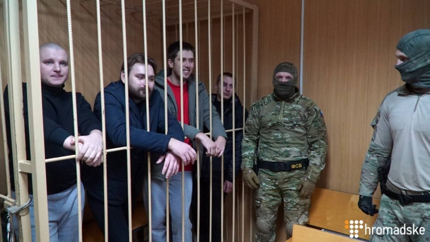 В Москве суд продлил арест восьмерым пленным украинским морякам до Пасхи