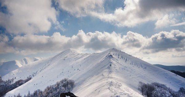 Украинский турист замерз в горах под Львовом, его приятеля с обмороженными ногами удалось спасти