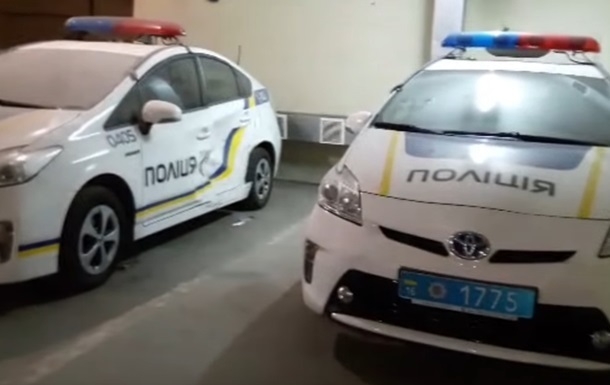 В Одессе трое мужчин избили патрульного полицейского: пострадавший в больнице