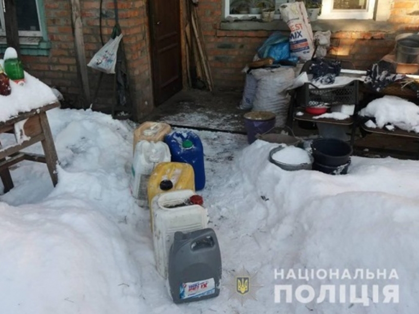 В Харьковской области мужчина продал 100 литров воды под видом топлива 