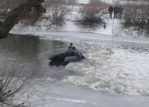 В Волынской области на льдине нашли труп первоклассника