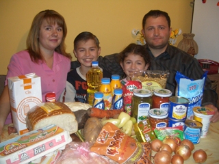Средняя украинская семья имеет доход около 10 тыс. в месяц - Госстат