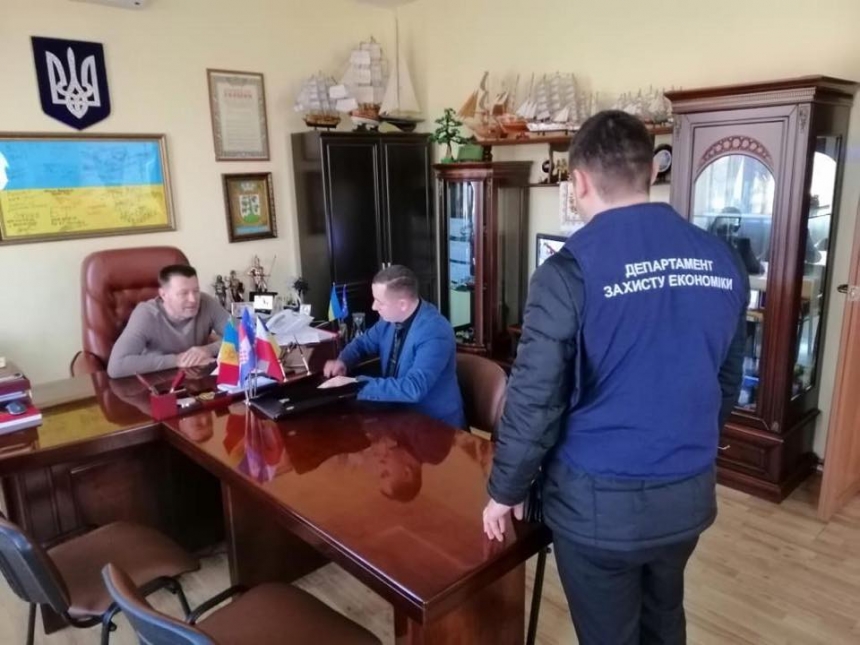 Мэра Могилев-Подольского задержали на взятке в $15 000 прямо в кабинете - Луценко