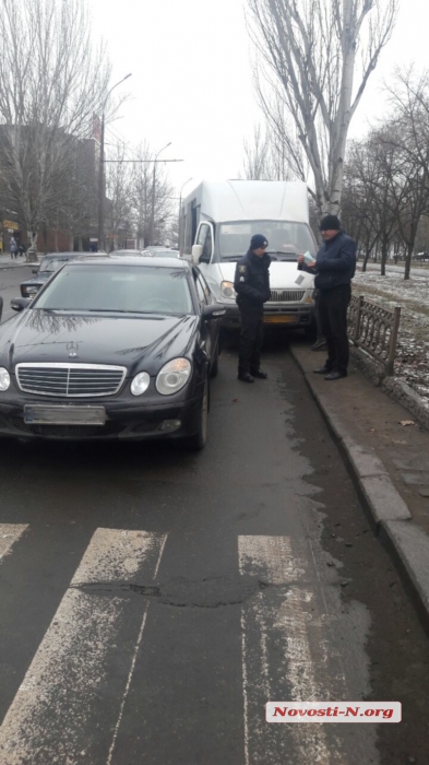 В Николаеве столкнулись Mercedes и маршрутка «Рута»