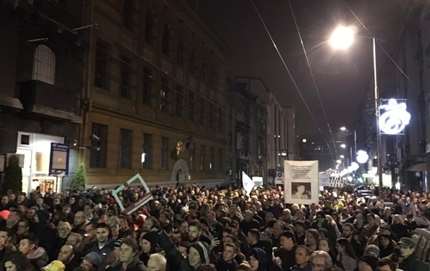 В Сербии протестовали против президента