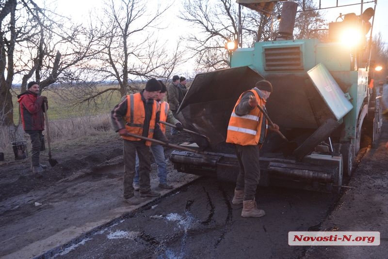 Николаевские дорожники приступили к противоаварийному ремонту трассы на Новую Одессу