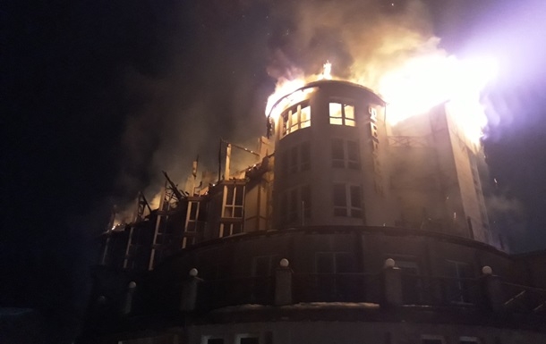 В Львовской области на горнолыжном курорте сгорел отель