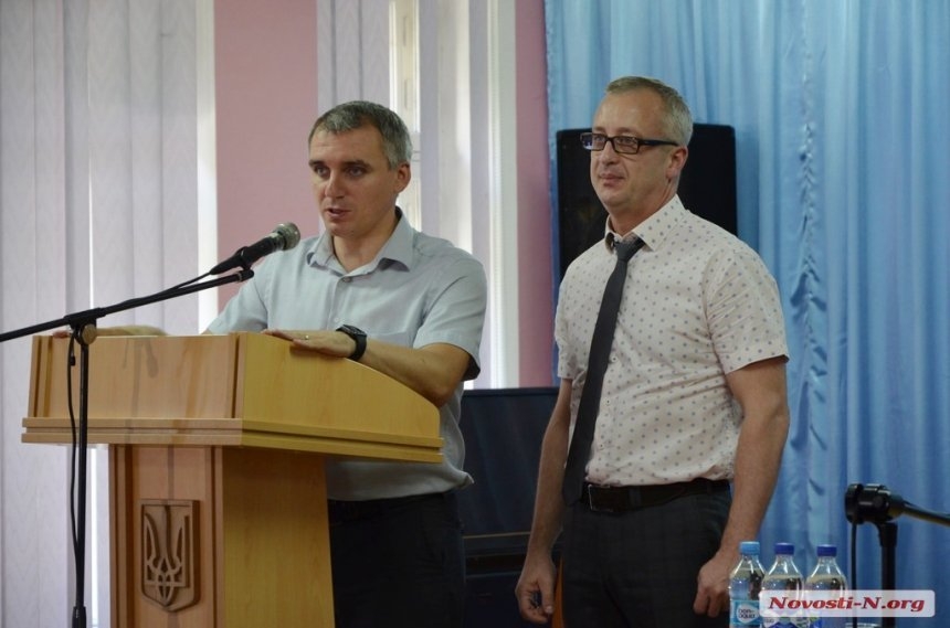 В Николаеве директор КОПа угрожал секретарю горсовета судом