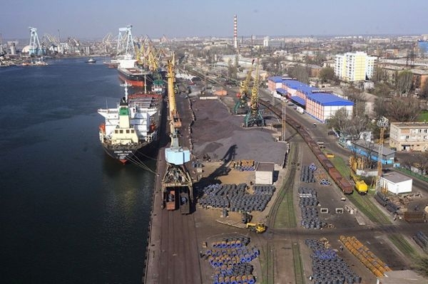 СБУ, полиция и прокуратура обыскивают Николаевский морпорт: расследуют хищения на 20 млн.грн.