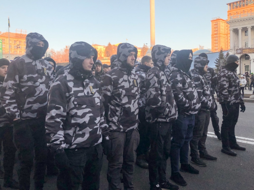 На Майдане в Киеве прошел марш националистов (ВИДЕО)