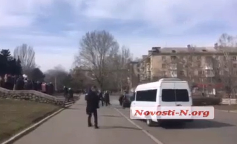 Кортеж президента Порошенко прибыл к ОДК в Николаеве. ВИДЕО