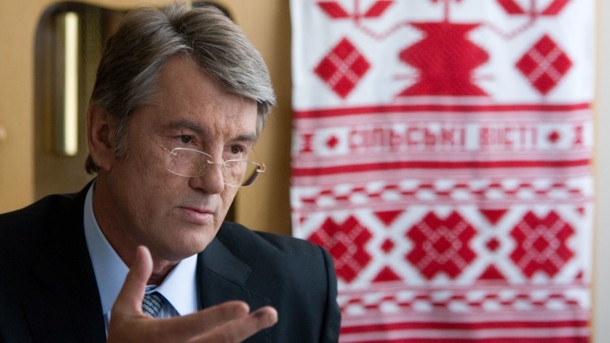 Ющенко установил рекорд, собрав самую большую коллекцию рушников