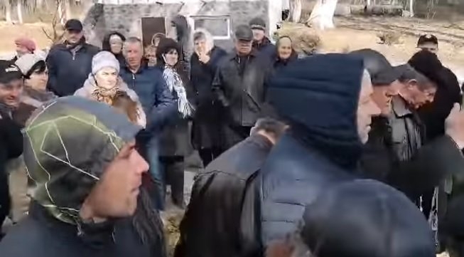 Захват храма УПЦ в Винницкой области: появилось видео избиения прихожан