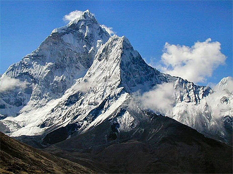 Из-за потепления на Эвересте находят десятки тел погибших много лет назад альпинистов