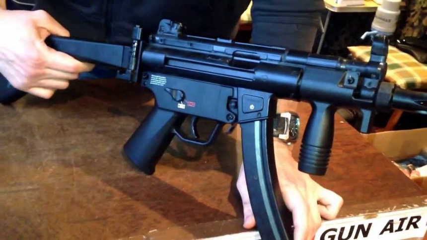 Украинская полиция откажется от автомата Калашникова в пользу немецких пистолетов
