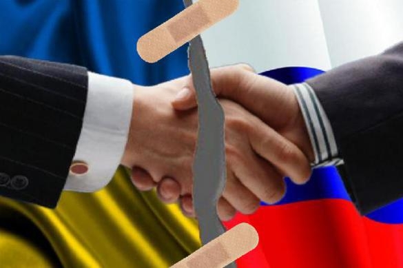 Порошенко в день выборов напомнил о разрыве Договора о дружбе с Россией