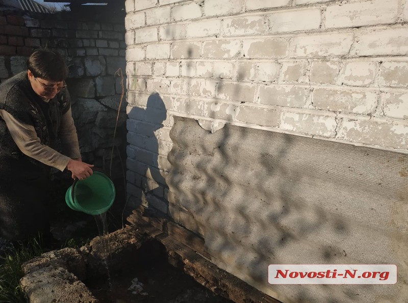 Неевропейская проблема у европейского сквера в Николаеве - переполненный уличный туалет 