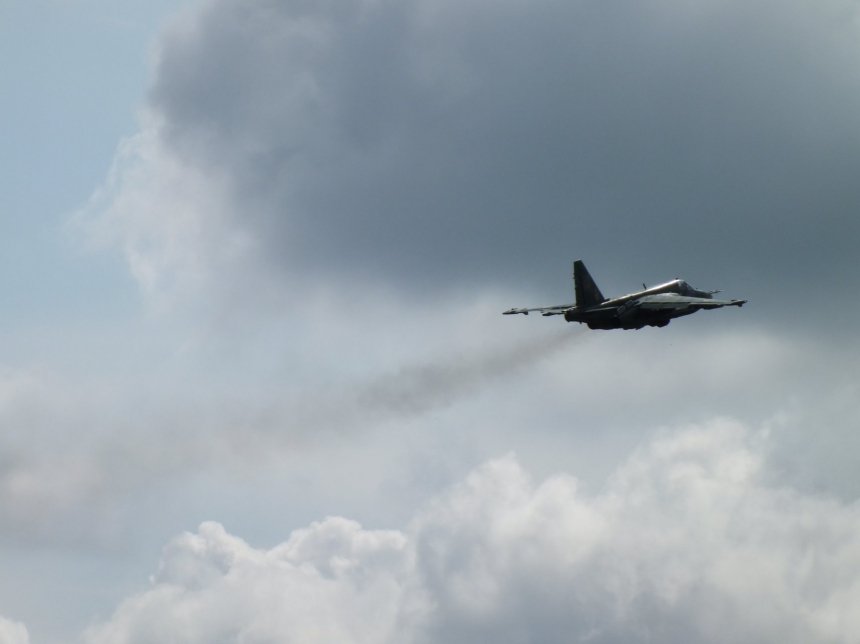 Николаевские летчики рассекали небесные просторы на Су-25. ФОТОРЕПОРТАЖ