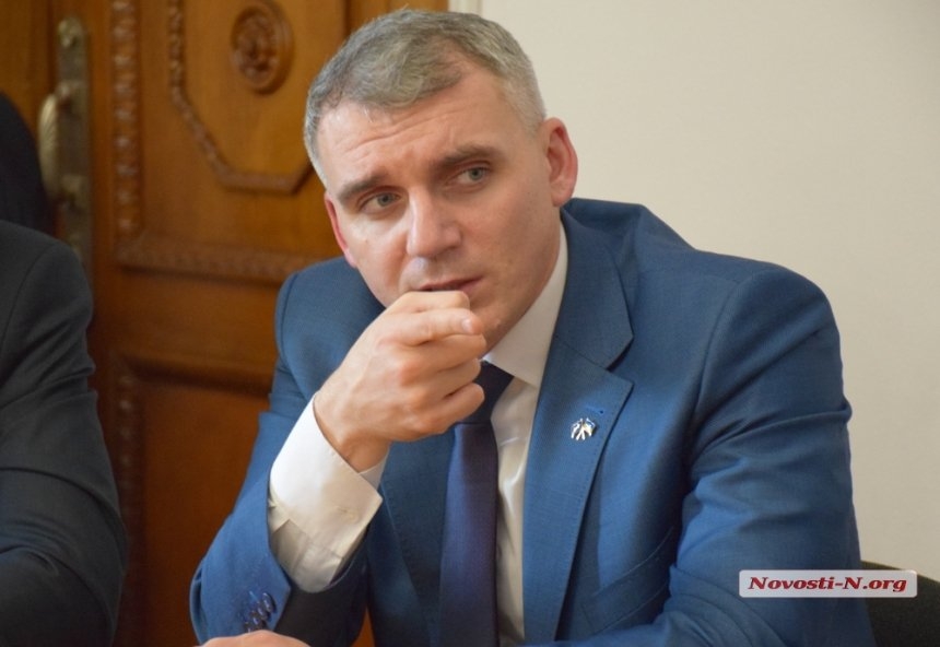 «Шевченко — не бутылка»: Сенкевич о вероятности возвращения в мэрию уволенного вице-губернатора 