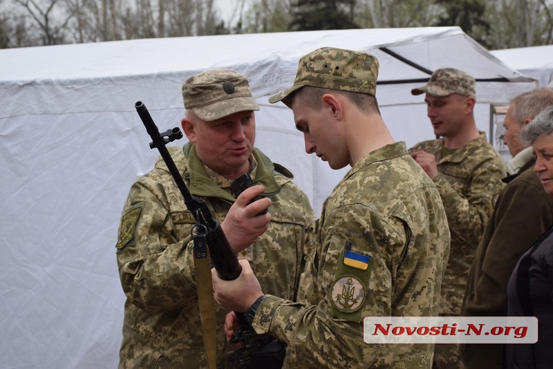 Мы — боги войны: на главной площади Николаева проходит выставка военной техники