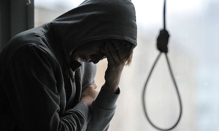 За пять лет в Украине зафиксировано более 15 тысяч случаев доведения до самоубийства