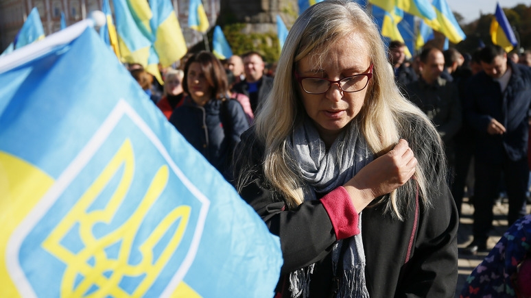 Порошенко анонсировал подписание закона о тотальной украинизации