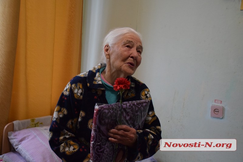 В николаевском госпитале поздравили ветеранов с Днем Победы