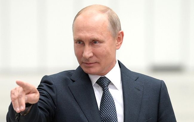 Путин поздравил с Днем победы украинский народ, а Порошенко и Зеленского упустил