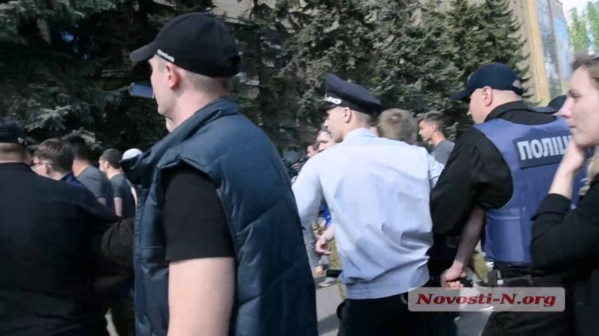 Николаевская полиция напомнила, что использование запрещенной символики является правонарушением