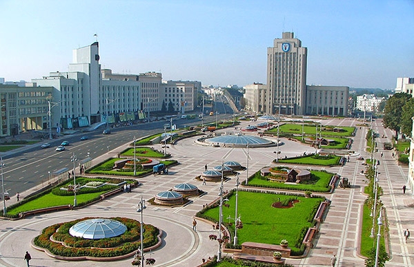 Кернес хочет вернуть декоммунизированному проспекту в Харькове имя маршала Жукова