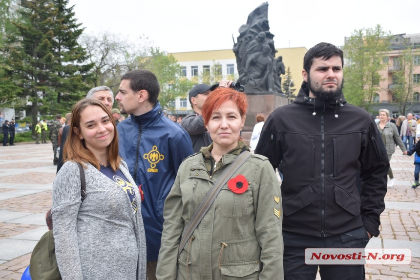 Как николаевцы в День Победы прошли колонной с воинами-интернационалистами. ФОТОРЕПОРТАЖ