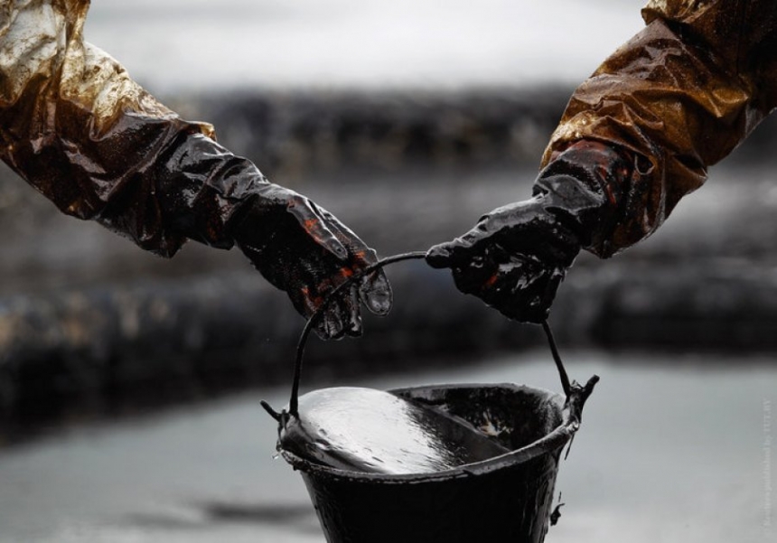 Начал действовать запрет на поставку нефтепродуктов из РФ в Украину