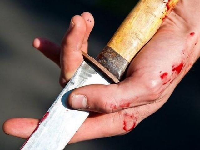 На Николаевщине местный житель пырнул ножом товарища за интимную связь с его матерью