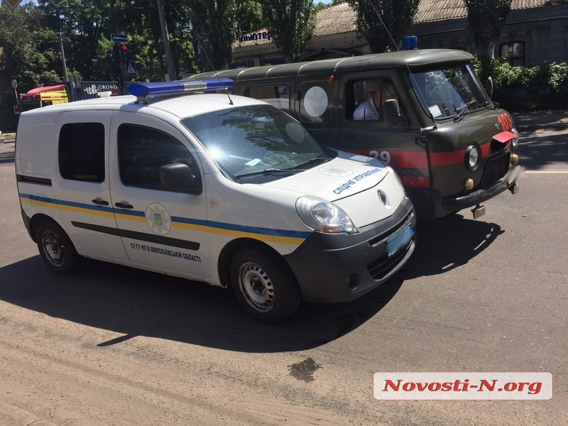 Ð ÑÐµÐ½ÑÑÐµ ÐÐ¸ÐºÐ¾Ð»Ð°ÐµÐ²Ð° ÑÑÐ¾Ð»ÐºÐ½ÑÐ»Ð¸ÑÑ Ð°Ð²ÑÐ¾Ð¼Ð¾Ð±Ð¸Ð»Ñ Ð¿Ð¾Ð»Ð¸ÑÐ¸Ð¸ Ð¸ ÑÐºÐ¾ÑÐ°Ñ Ð¿Ð¾Ð¼Ð¾ÑÑ