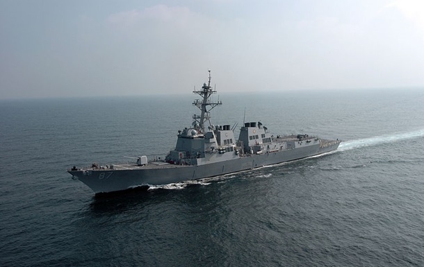 США срочно отправили в Оманский залив ракетный эсминец