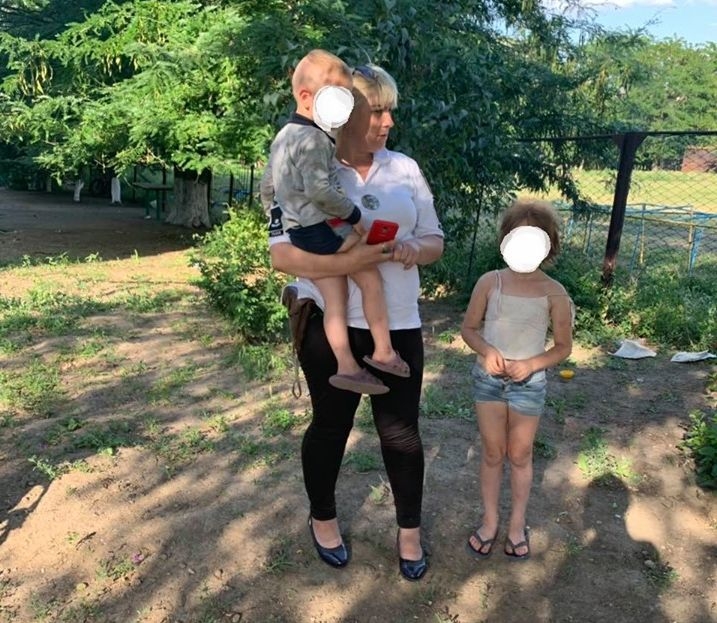 На Николаевщине мать на 4 дня бросила двоих детей и ушла пить к подруге